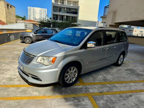 CHRYSLER TOWN & COUNTRY 3.6 LIMITED V6 24V GASOLINA 4P AUTOMÁTICO CHRYSLER TOWN & COUNTRY 3.6 LIMITED V6 24V GASOLINA 4P AUTOMÁTICO